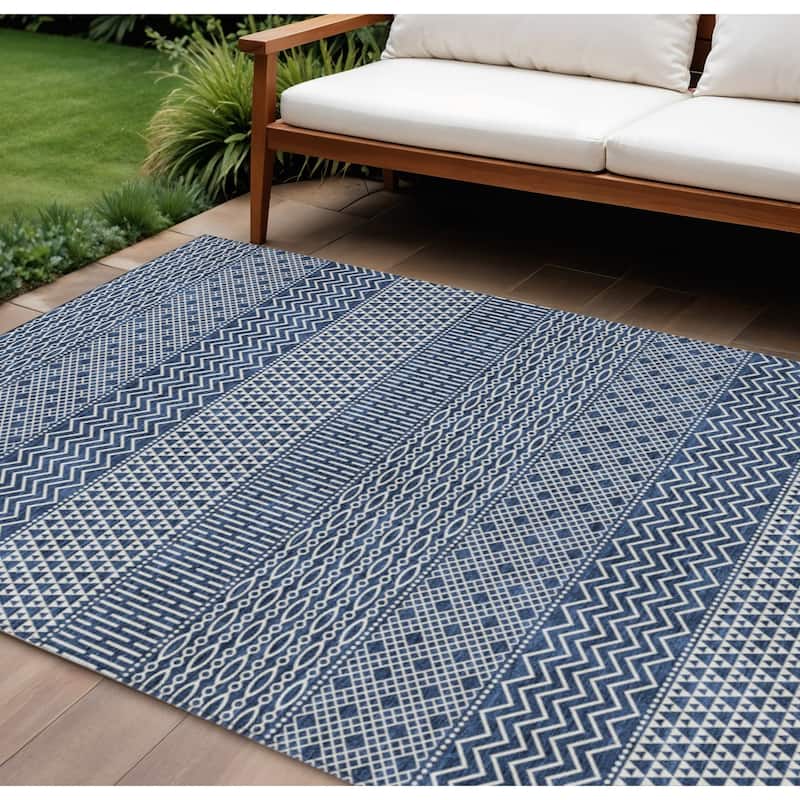 HomeRoots Chevron Modern Rectangle Outdoor Rug - 10' X 14'