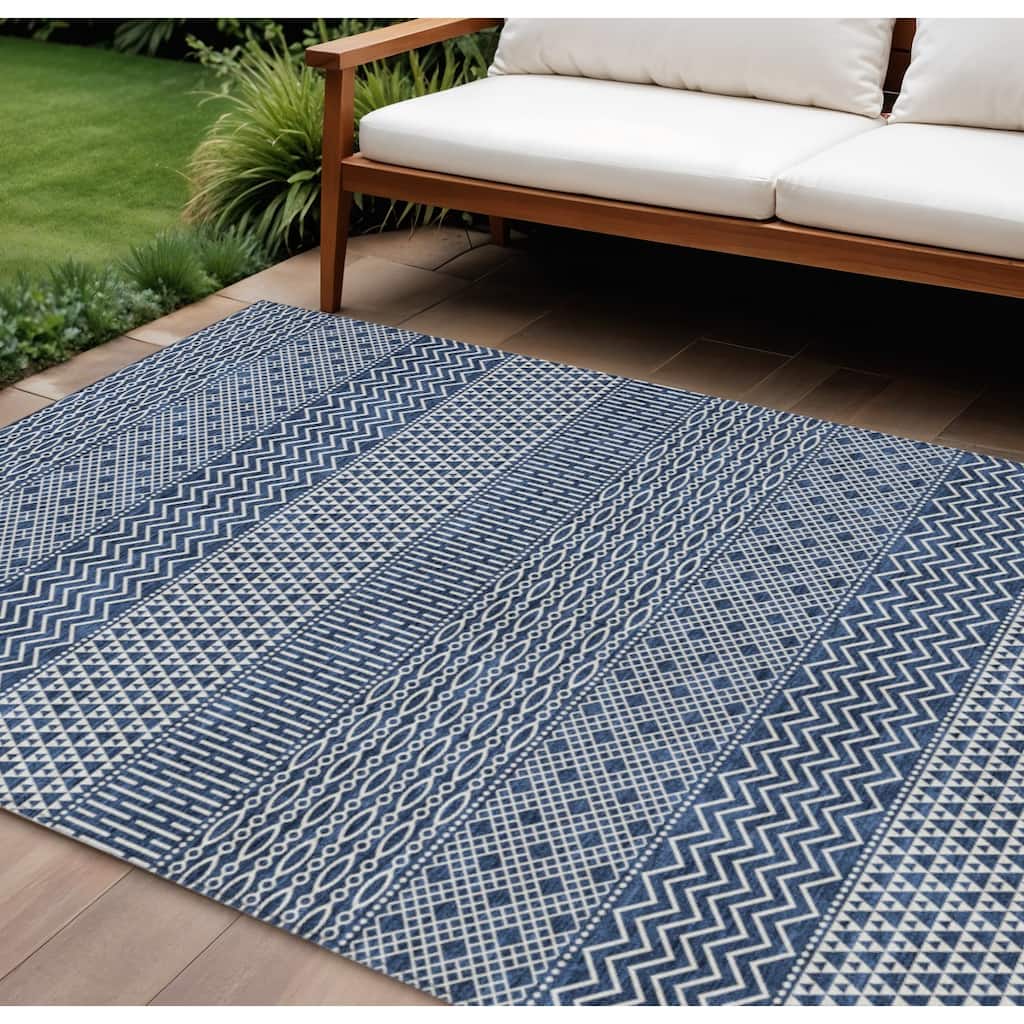 HomeRoots Chevron Modern Rectangle Outdoor Rug