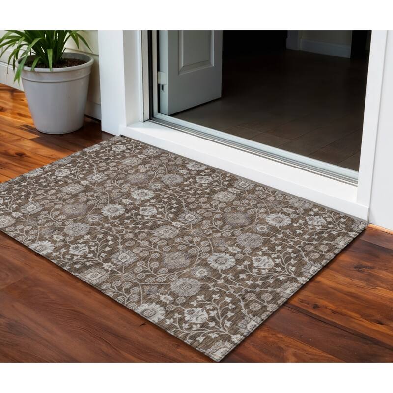 HomeRoots Floral Transitional Rectangle Outdoor Rug - 3' x 5'