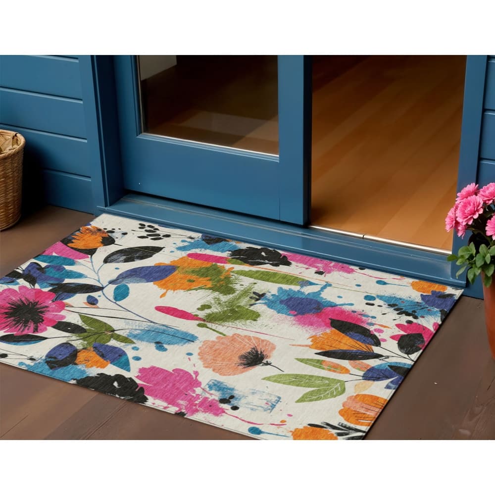 HomeRoots Floral Transitional Rectangle Outdoor Rug