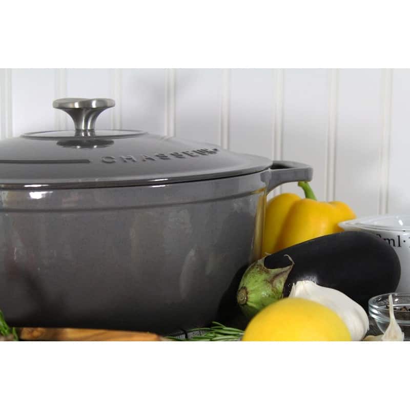Chasseur 7.1-quart Caviar Grey Enameled Cast Iron Round Dutch Oven