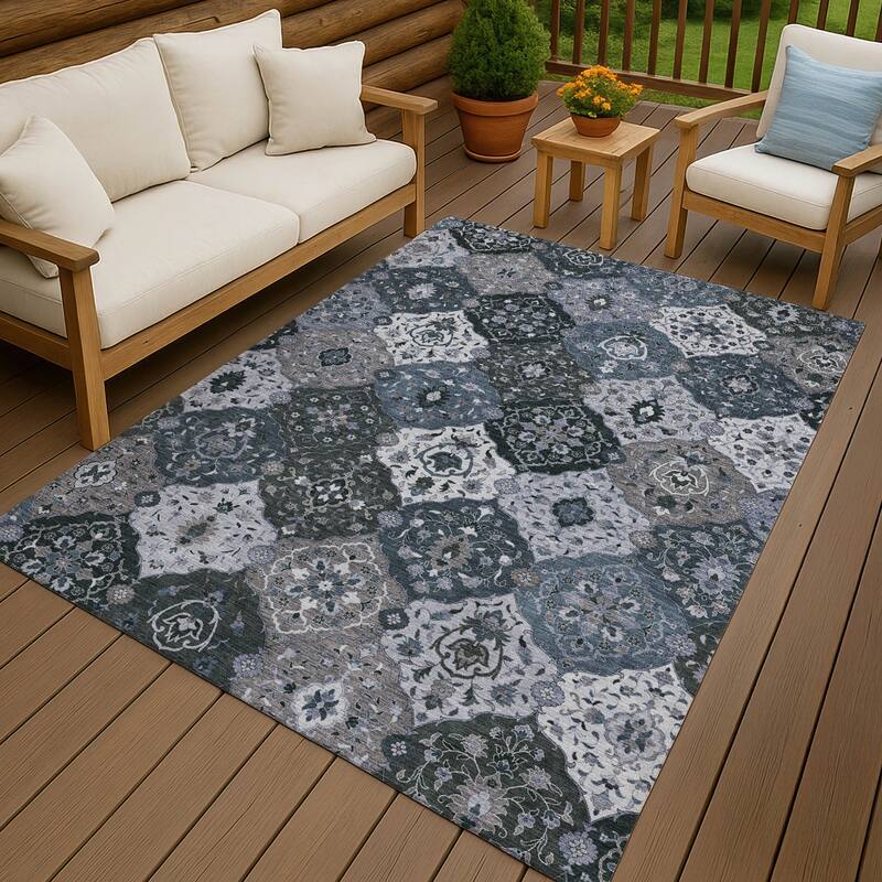 Machine Washable Indoor/ Outdoor Traditional Panel Chantille Rug