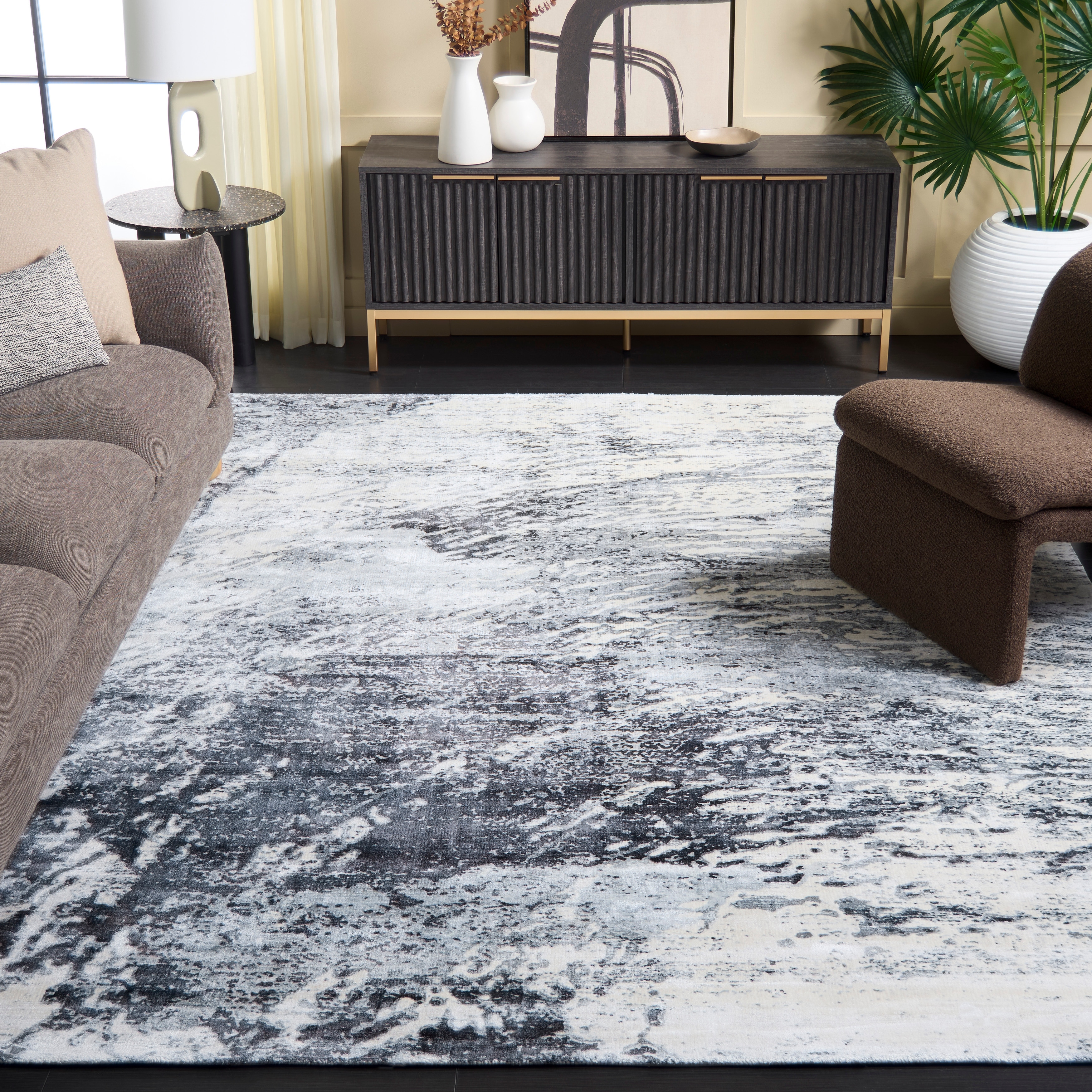 SAFAVIEH Handmade Mirage Hedwige Modern Abstract Viscose Rug