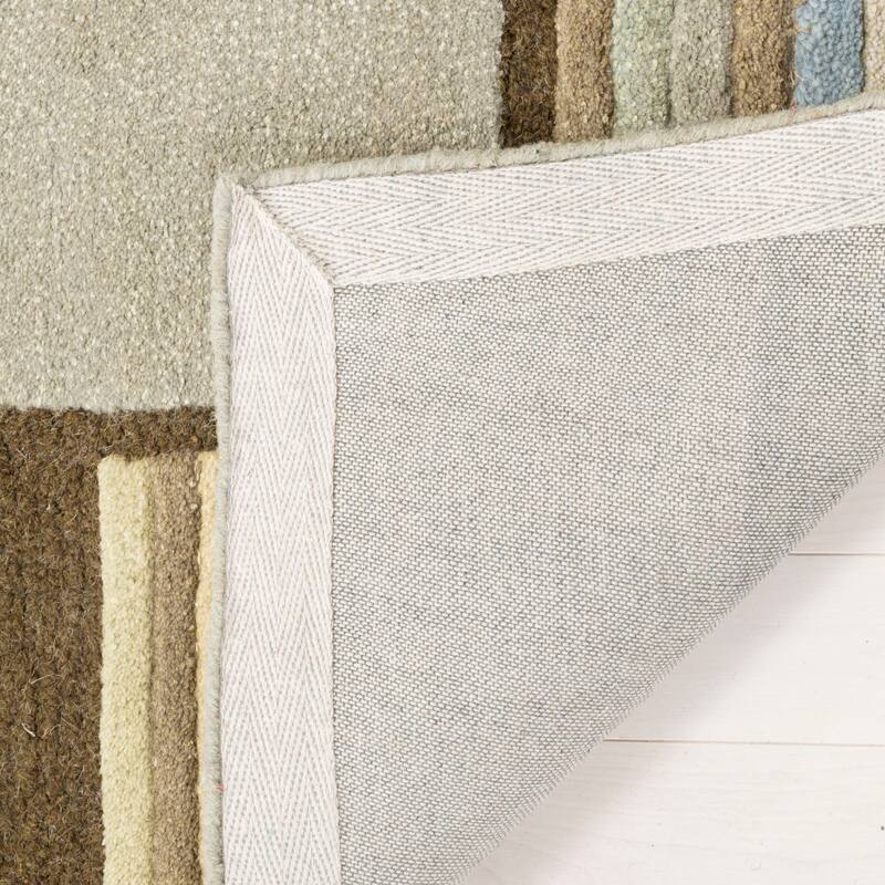 Martha Stewart by SAFAVIEH Striped Border Wool Rug