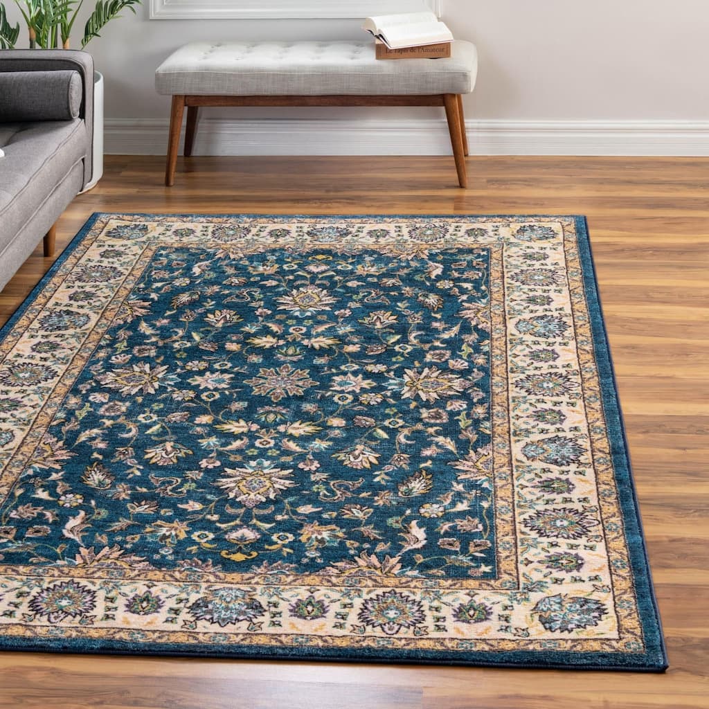 Traditional Leistesa Collection Area Rug