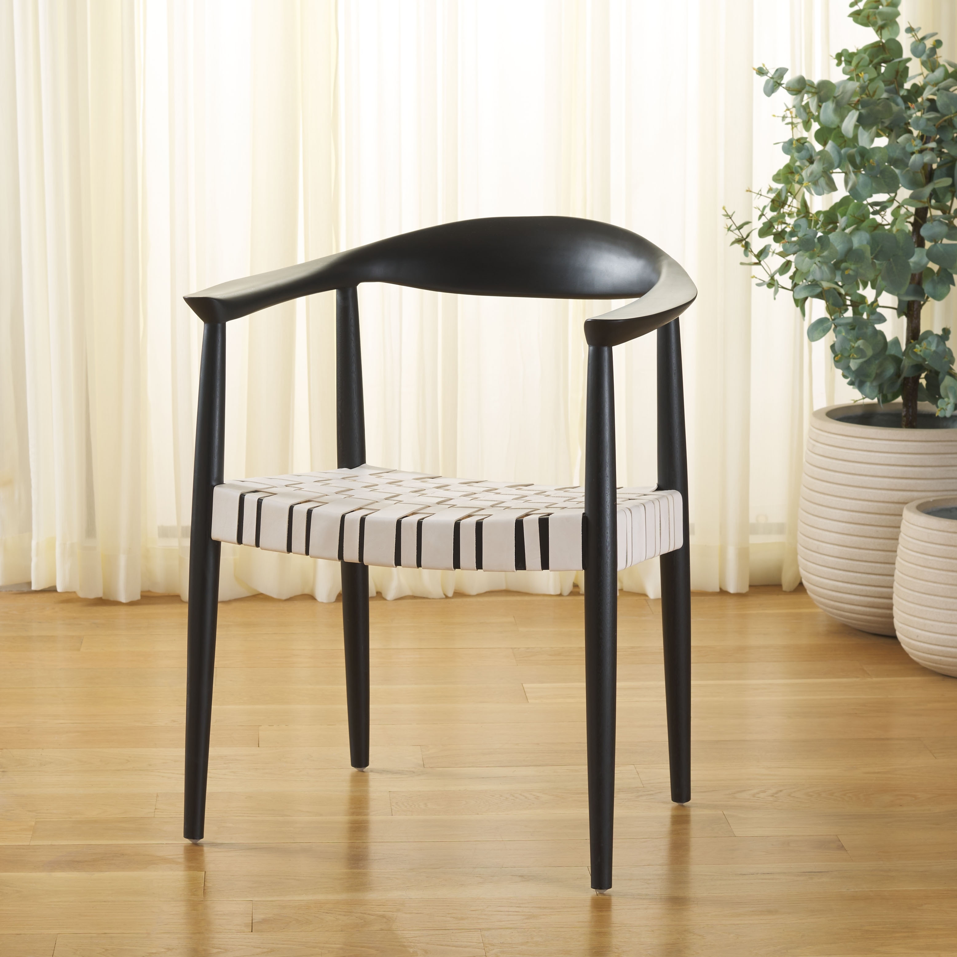 SAFAVIEH Baden Woven Solid Wood Arm Chair (Fully Assembled) - 25"W x 22"D x 31"H