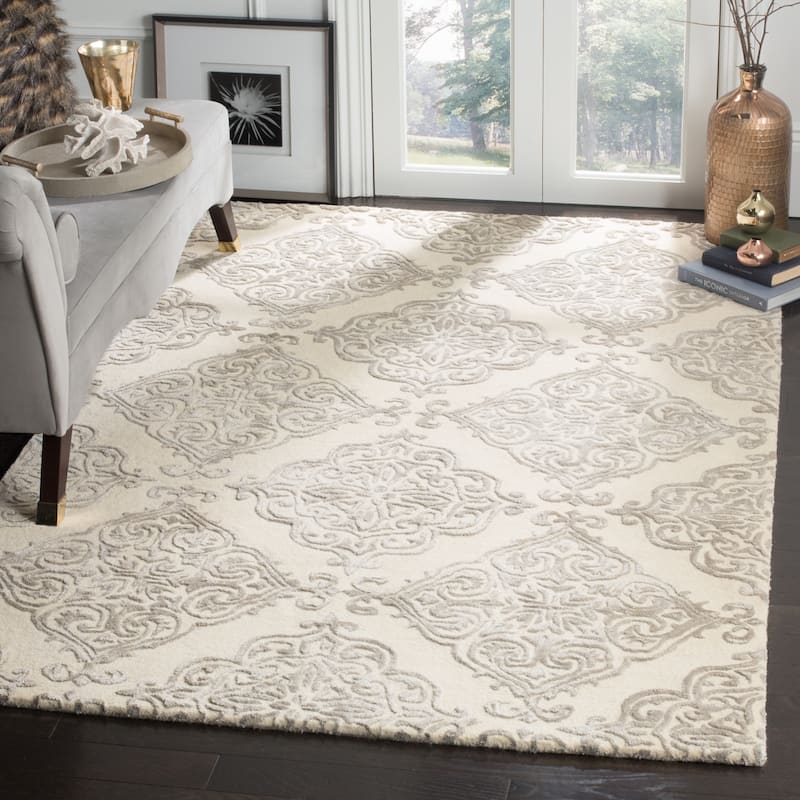 SAFAVIEH Handmade Glamour Graca Modern Viscose Rug - 4' x 6' - Ivory/Silver