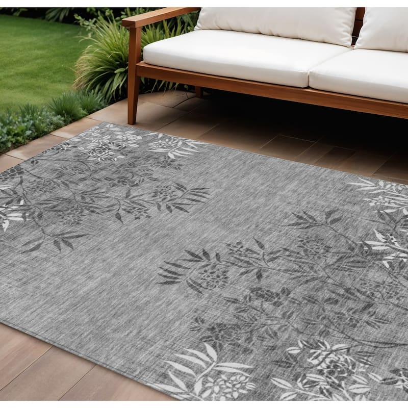 HomeRoots Floral Transitional Rectangle Outdoor Rug - 8' X 10'