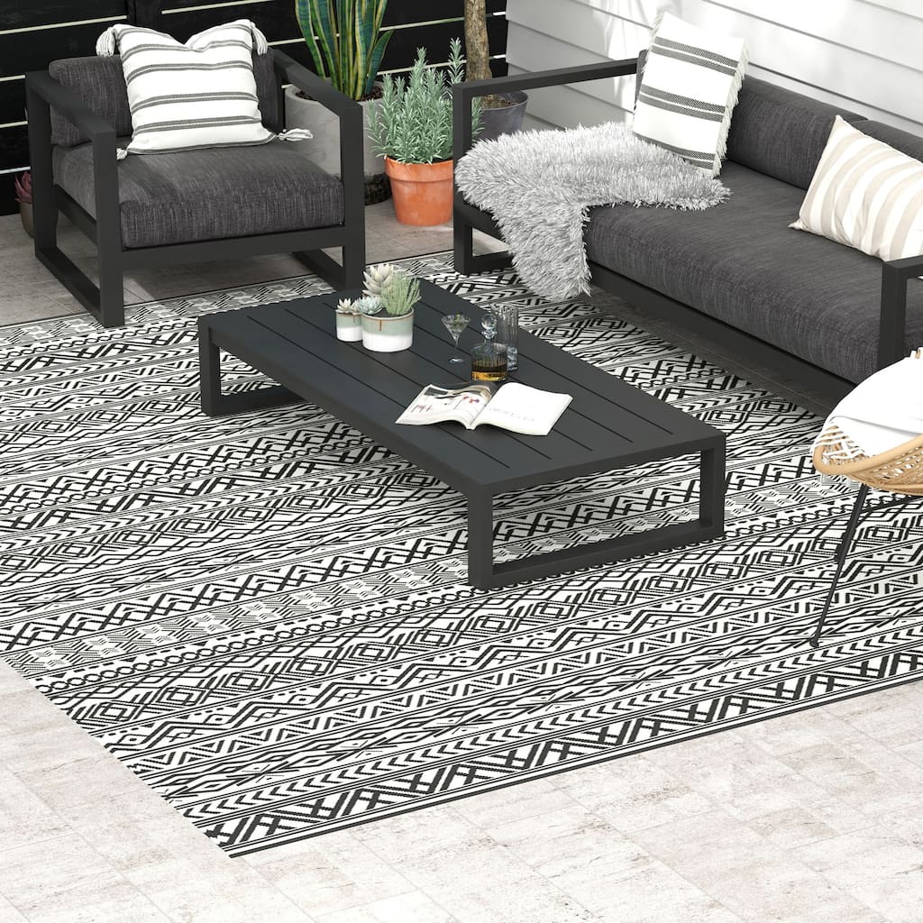 Outsunny Reversible Outdoor Rug, 9' x 12' Waterproof Plastic Straw Floor Mat, Portable RV Camping Carpet - 9' x 12'