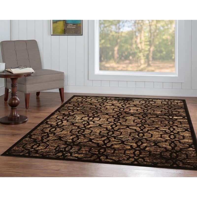 Linon Iron Gate Quatrefoil Area Rug
