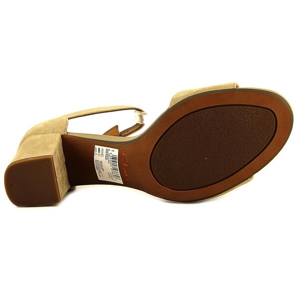 clarks deva mae nude