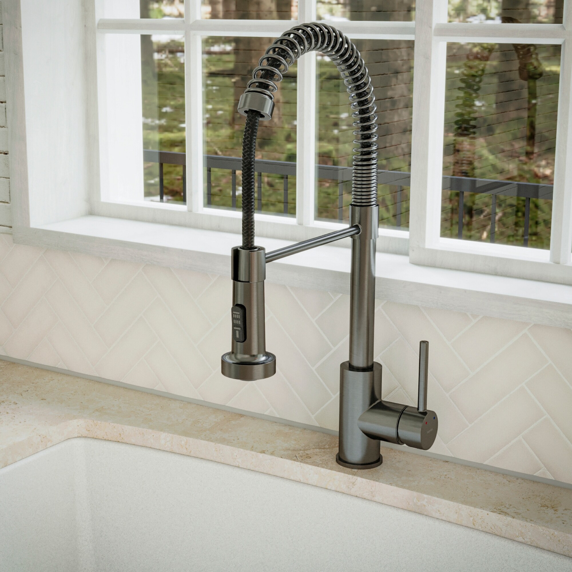 Karran Kadira Single-Handle Pull-Down Sprayer Kitchen Faucet - Bed