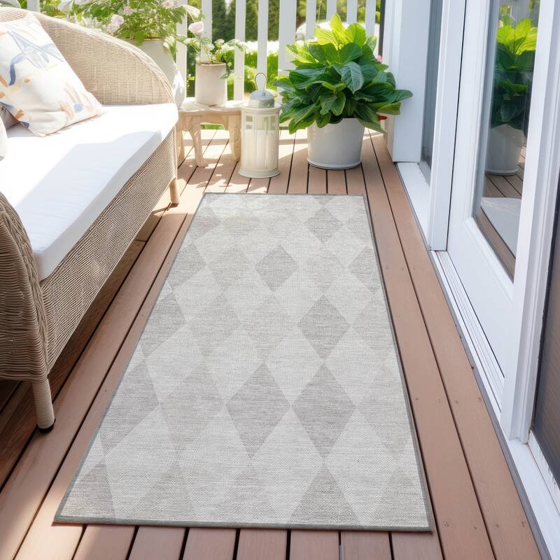 Machine Washable Indoor/ Outdoor Argyle Chantille Rug