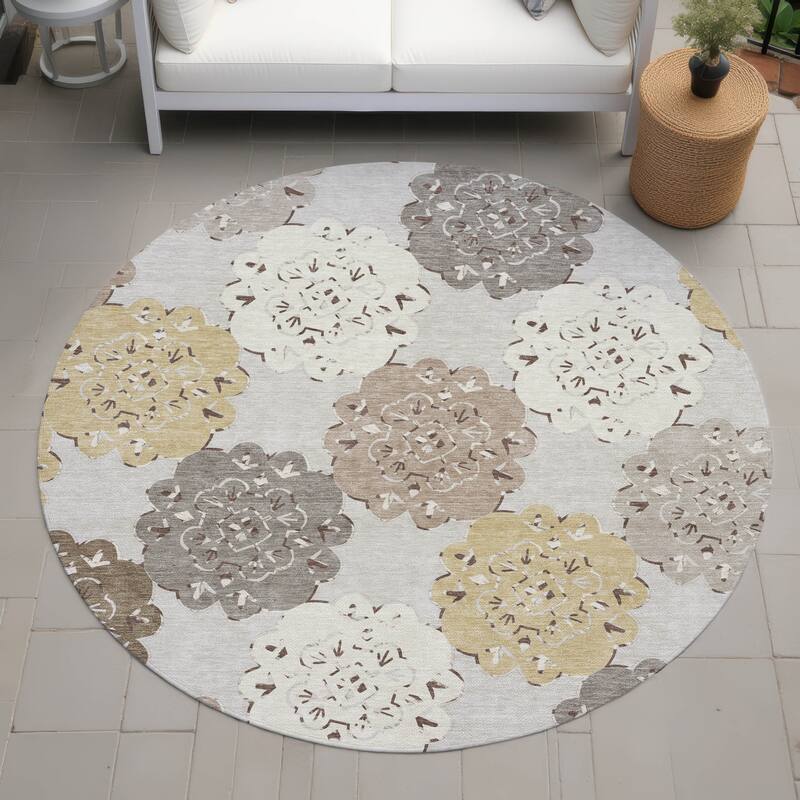 Machine Washable Indoor/ Outdoor Global Motif Chantille Rug - Pearl - 8' x 8'
