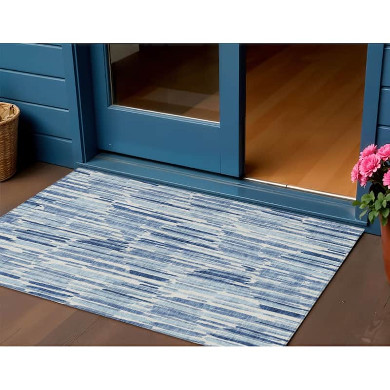 HomeRoots Abstract Transitional Rectangle Outdoor Rug - 3' x 5'