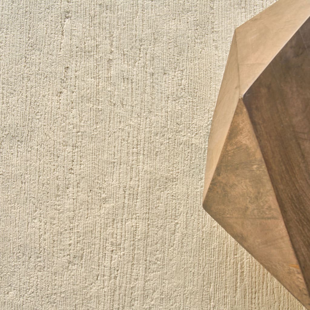 EXQUISITE RUGS Merino Wool Hand-knotted Ivory Area Rug.