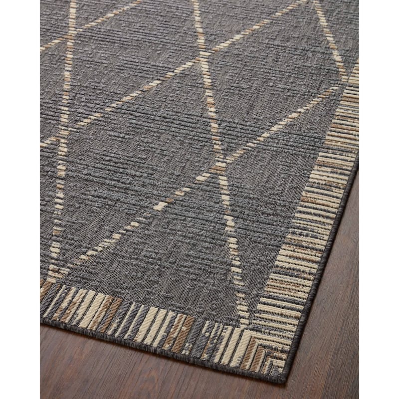 Alexander Home Renee Modern Diamond Indoor / Outdoor Rug