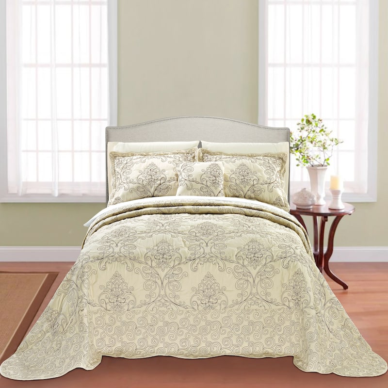 Serenta Damask Oversized 4-piece Bedspread Set