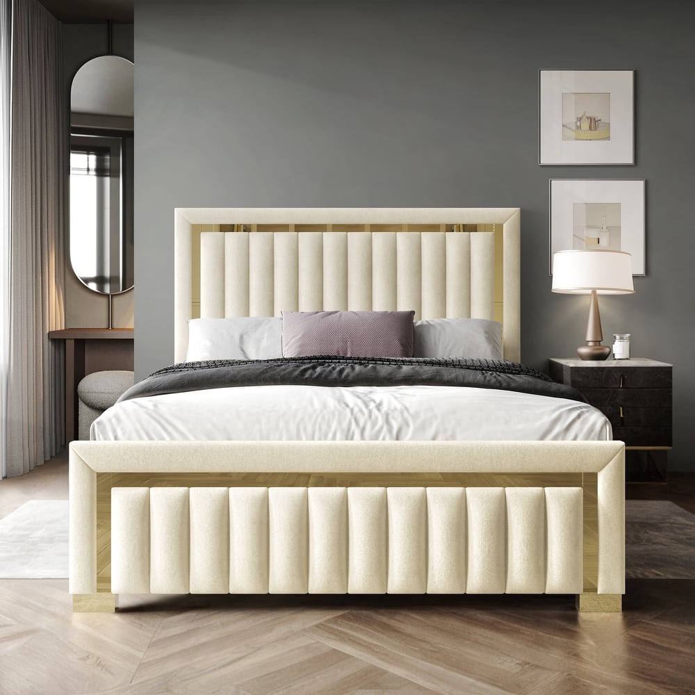 Clayfell Olathe Upholstered Panel Bed