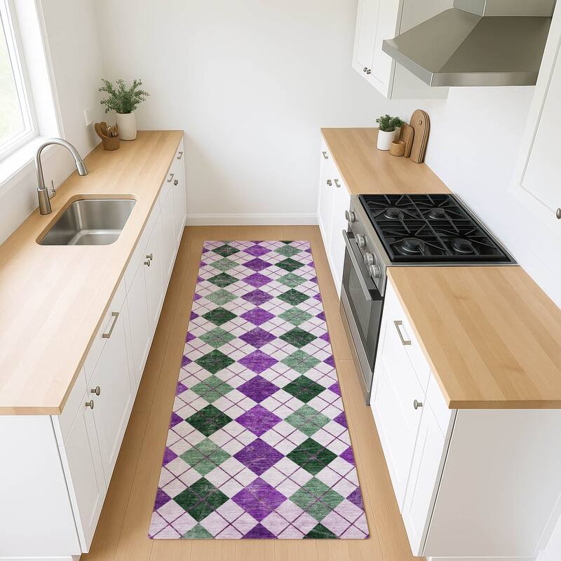 Machine Washable Indoor/ Outdoor Modern Argyle Chantille Rug