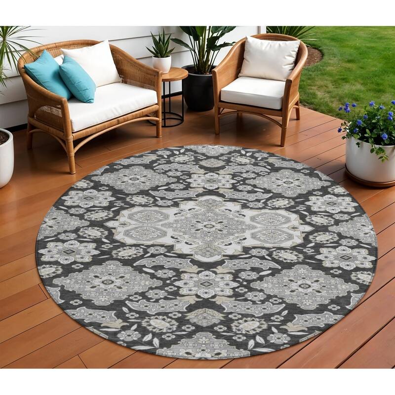 HomeRoots Medallion Traditional Rectangle Outdoor Rug - 8' Round