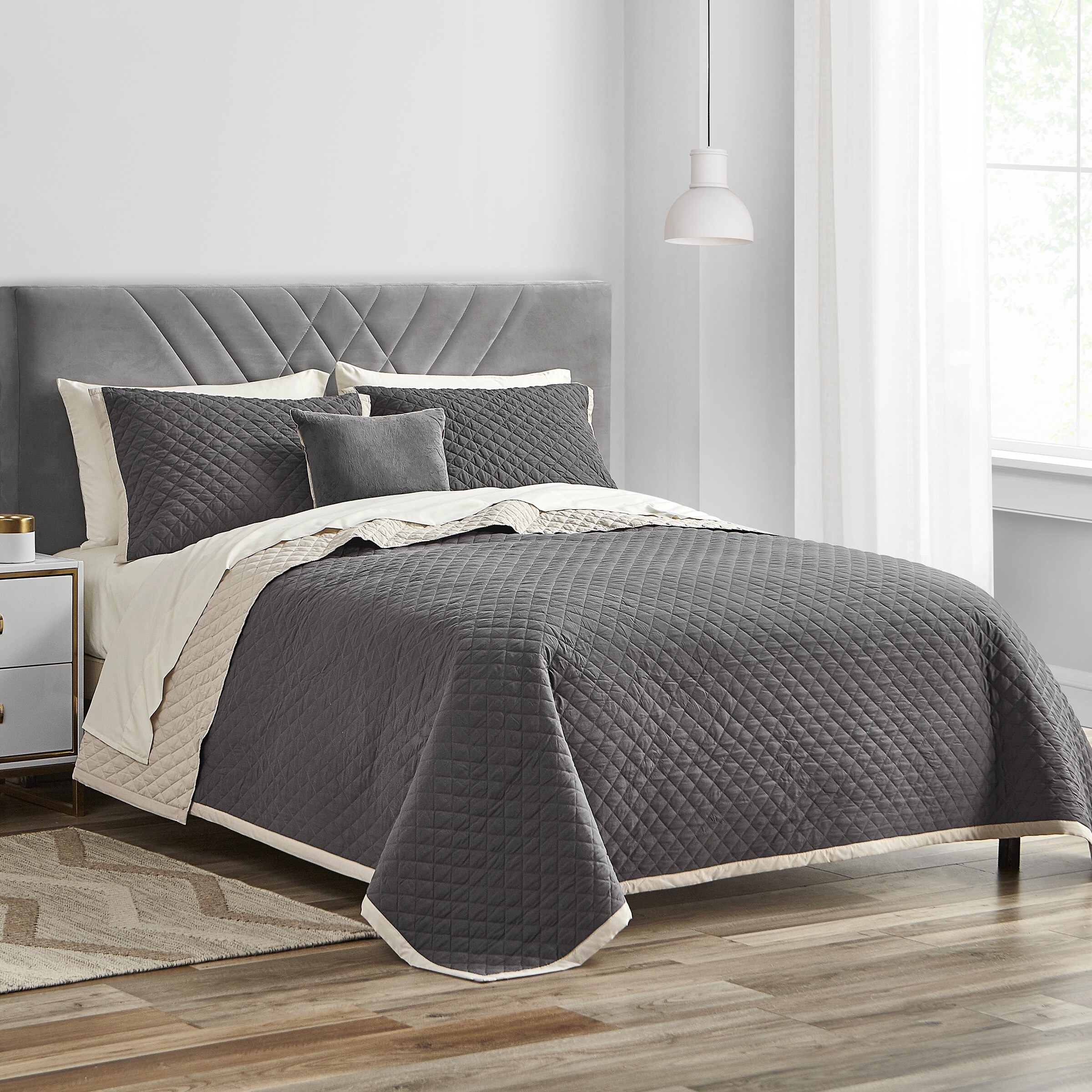 C.Wonder Blair 4PC Quilt Set