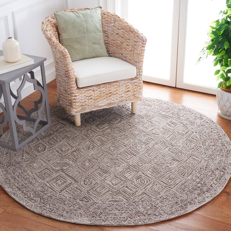 SAFAVIEH Handmade Textual Vibha Wool Rug - 6' Round - Brown