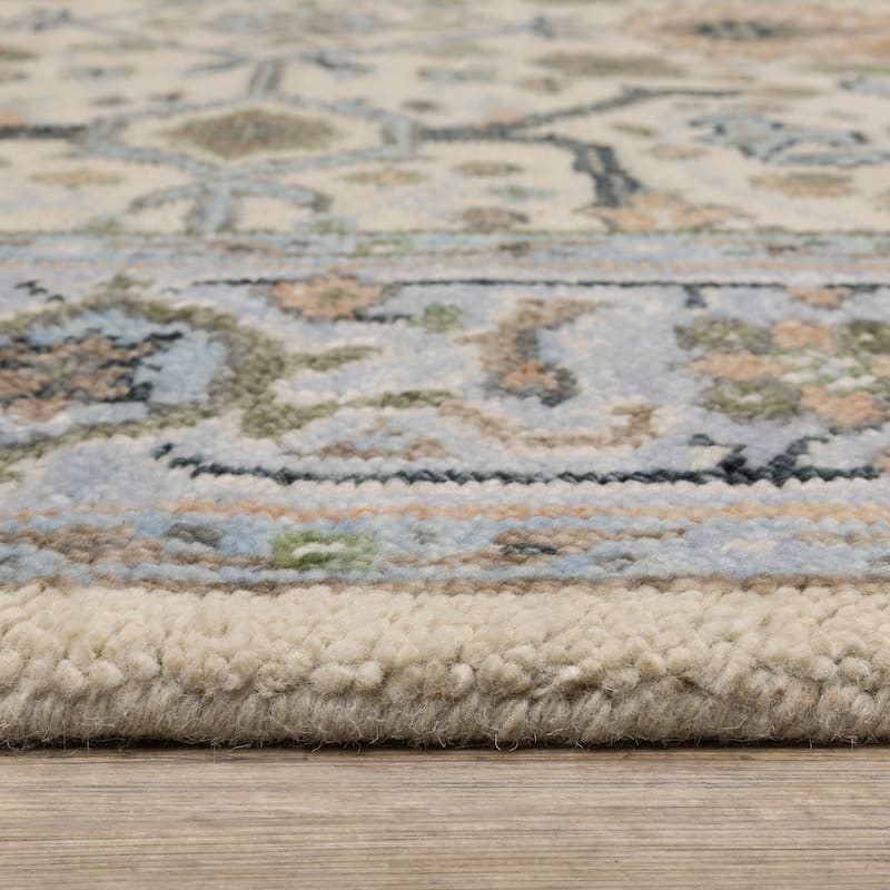 Maylin Traditional Oriental Ivory/ Light Blue Area Rug