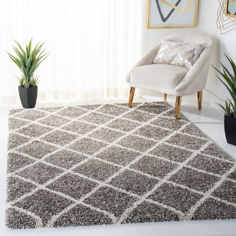 SAFAVIEH Hudson Shag Sherree Trellis 2-inch Thick Rug - 5'3" x 7'6" - Grey/Ivory
