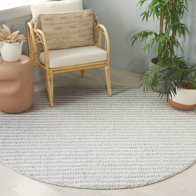 SAFAVIEH Handmade Manhattan Prazeres Modern Wool Rug - 6' Round - Ivory/Sage