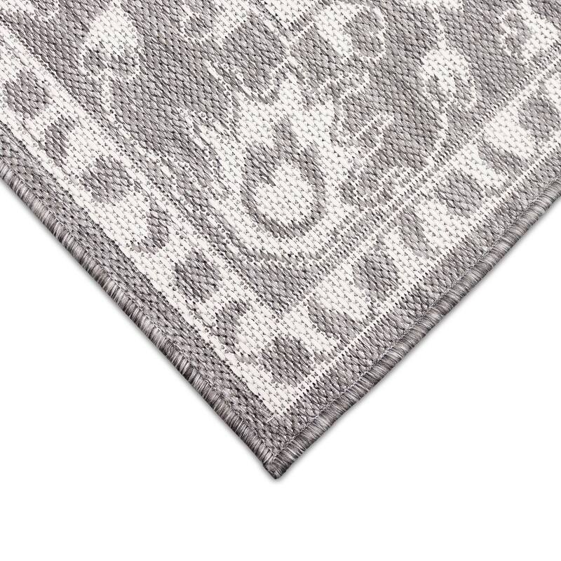 Liora Manne Malibu Kashan Indoor/Outdoor Rug