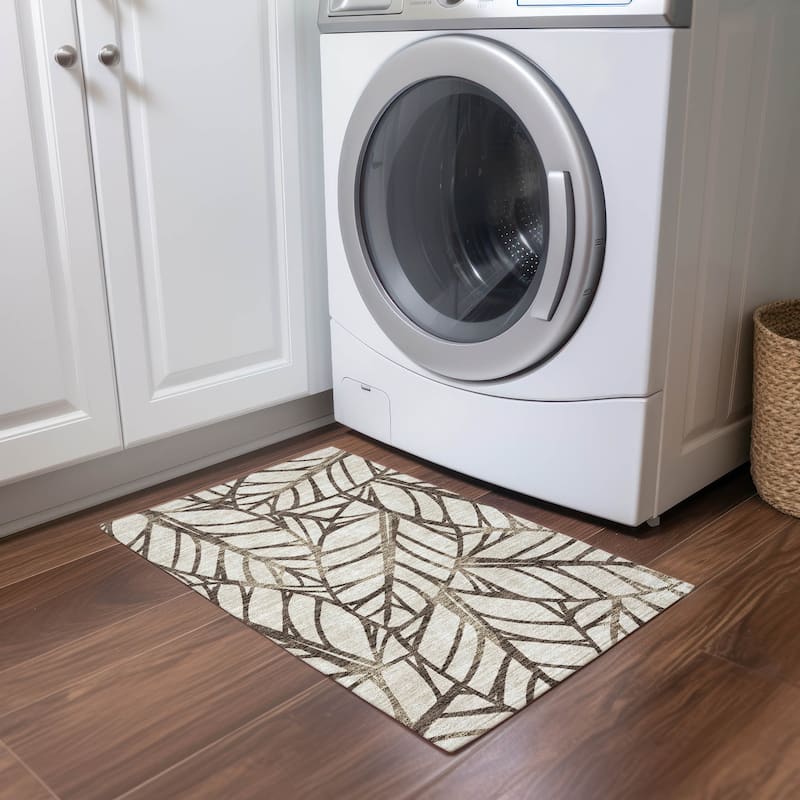 Machine Washable Indoor/ Outdoor Chantille Modern Palm Rug