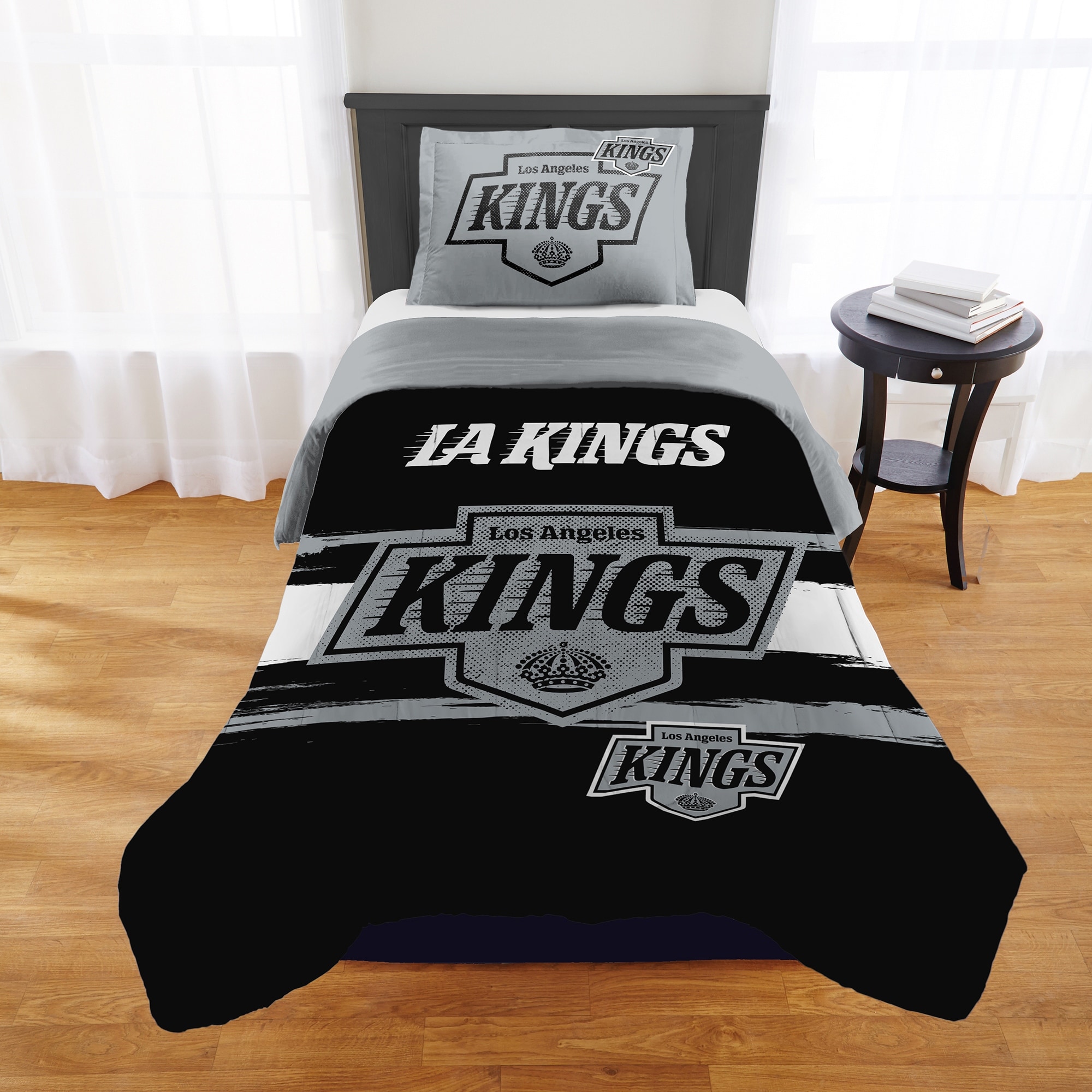 NHL Officially Licensed Los Angeles Kings Comforter & Sham Set