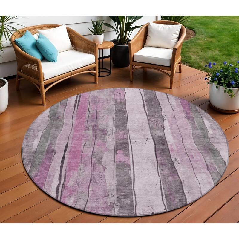 HomeRoots Striped Transitional Rectangle Outdoor Rug - 8' Round