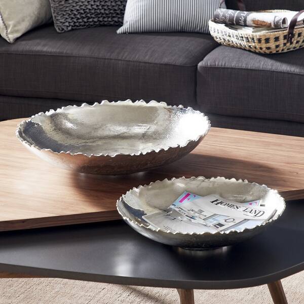Large Decorative Silver Metal Dishes With Jagged Silhouettes Set Of 2 22 6 17 23 X 23 X 5 Overstock 32114457