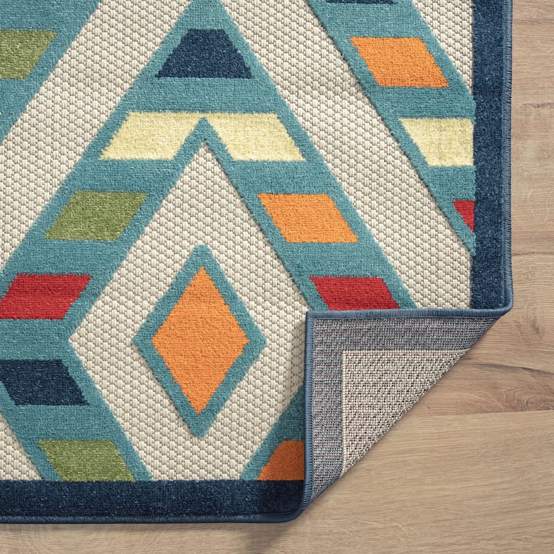 Sevita Striped Diamond Textured Indoor/Outdoor Area Rug