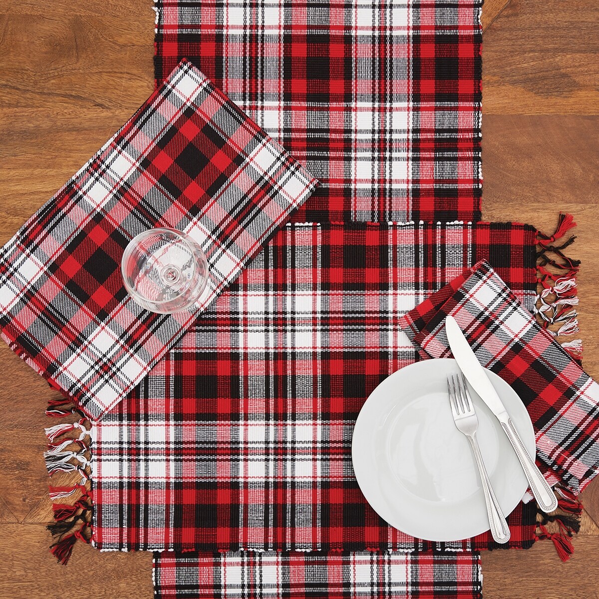 https://ak1.ostkcdn.com/images/products/is/images/direct/3457a98f1a0f971592620b32b117907a5e0910f5/Fireside-Plaid-Red-and-Black-Woven-Cotton-Kitchen-Towel.jpg