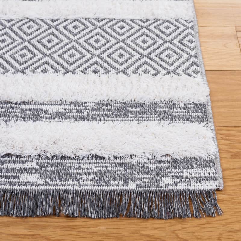SAFAVIEH Augustine Zoulikha Stripe Fringe Rug