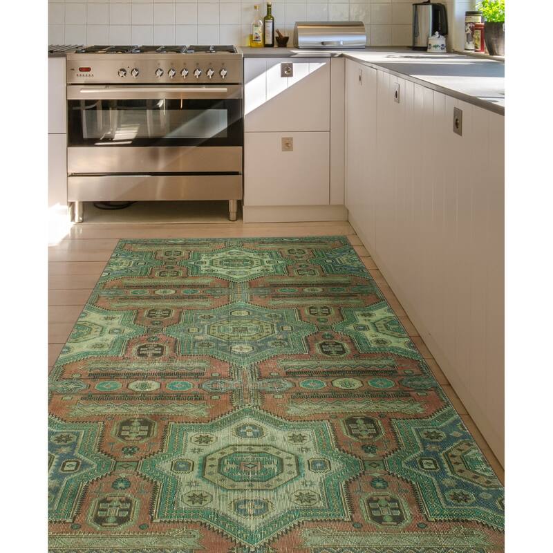 Fine Vintage Distressed Ashly Rust/Green Rug - 4'7" x 9'5"