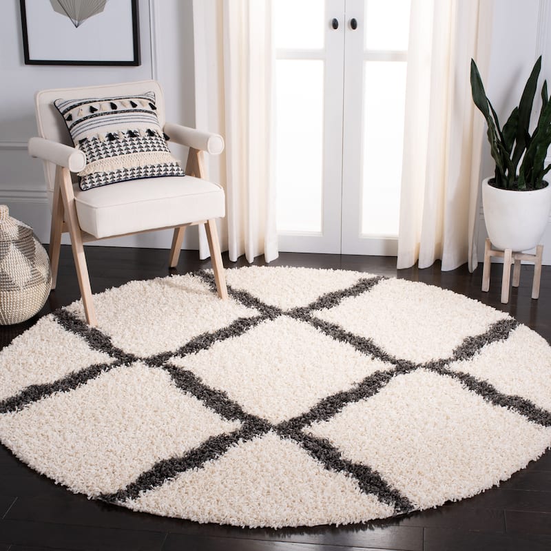 SAFAVIEH Dallas Shag Giusy Trellis 1.5-inch Thick Rug - 6' x 6' Round - Ivory/Dark Grey
