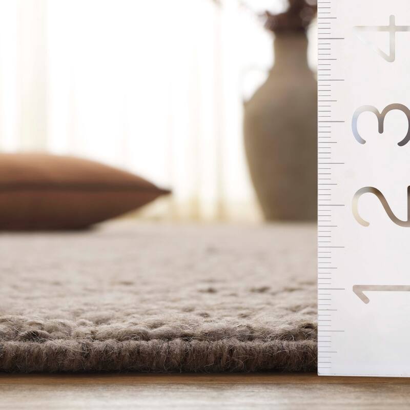 SAFAVIEH Handmade Natura Kotrina Wool Rug