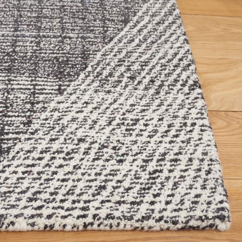 SAFAVIEH Handmade Abstract Zarina Geometric Wool Rug