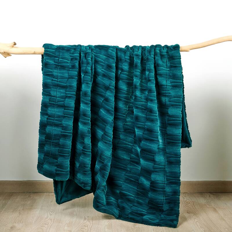 Home Soft Things Leaf Pattern FauxFur Throw Cozy Textured Blanket