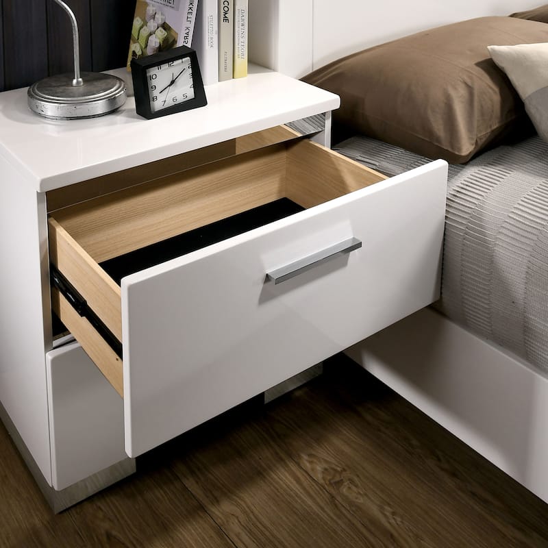 Champs Contemporary Queen Solid Wood 3-Piece Storage Panel Bedroom Set with USB Port by Furniture of America