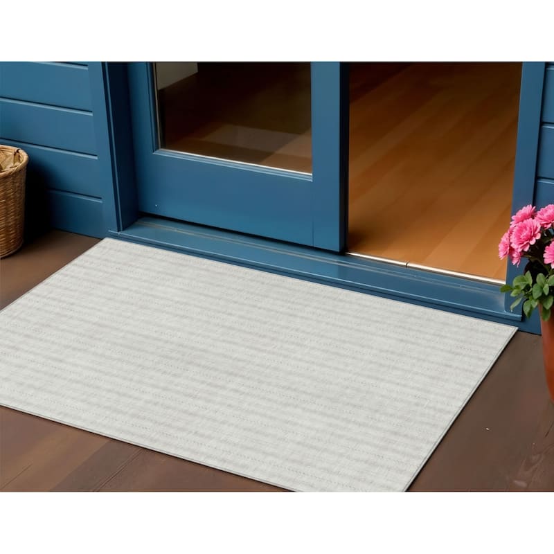 HomeRoots Striped Transitional Rectangle Outdoor Rug - 3' x 5'