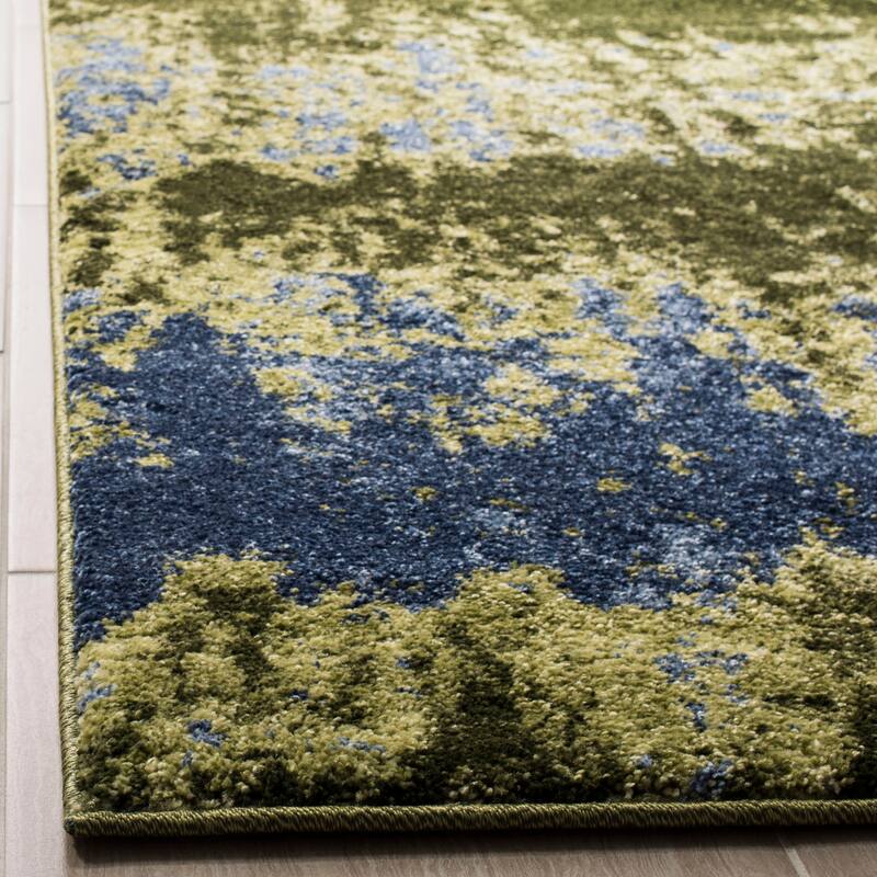 SAFAVIEH Retro Nelea Distressed Modern Abstract Rug