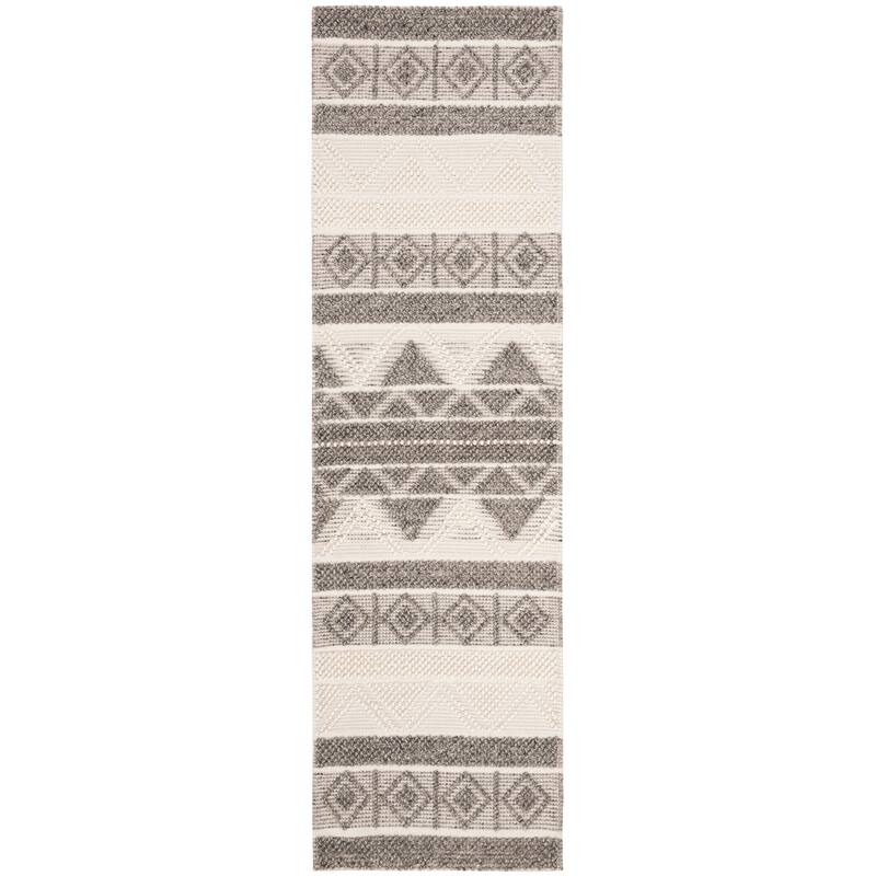 SAFAVIEH Handmade Natura Greetje Wool Rug