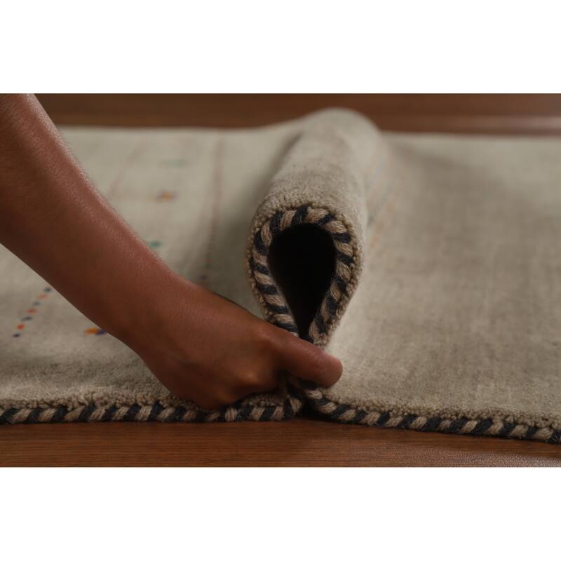 Hand Knotted Oriental 100% Wool Carpet Tribal Tribal Beige & Ivories Gabbeh Area Rug - 6' 6'' X 4' 7''