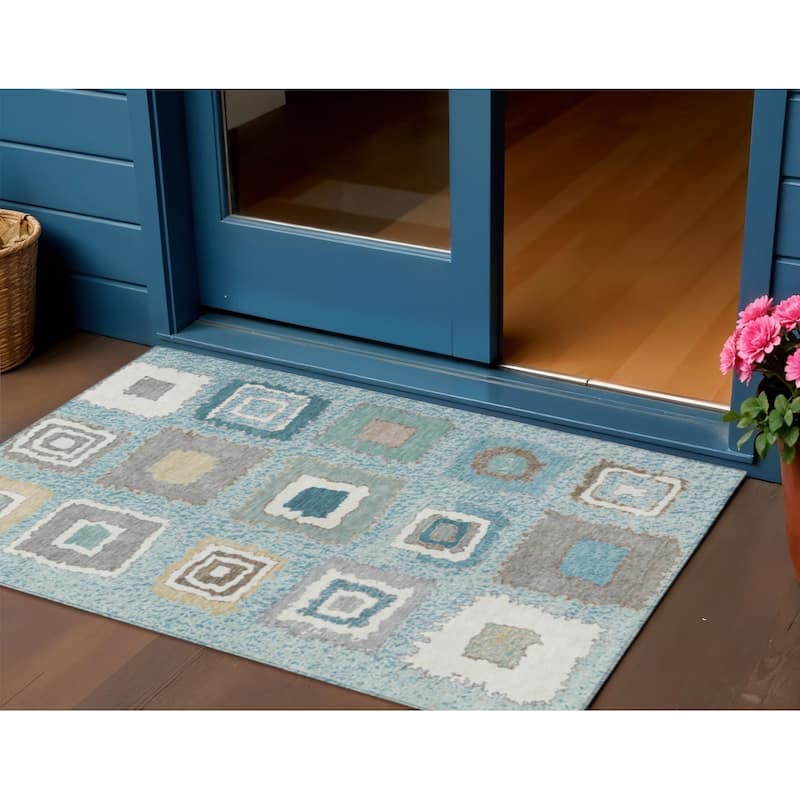 HomeRoots Geometric Transitional Rectangle Outdoor Rug - 3' x 5'