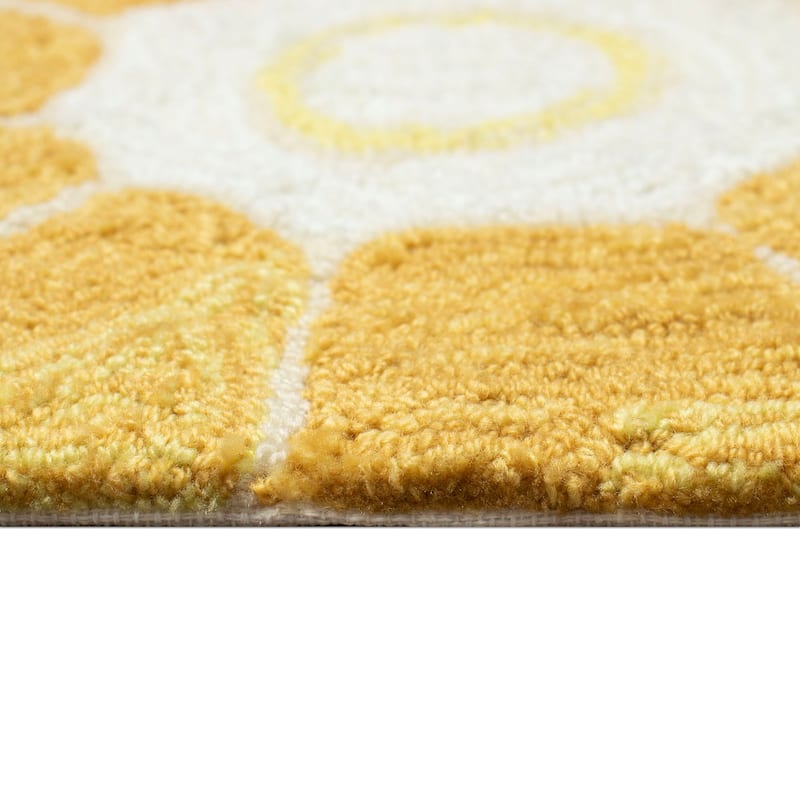 Liora Manne Frontporch Lemon Slice Indoor/Outdoor Rug Yellow - 30"X48" 1/2 RD